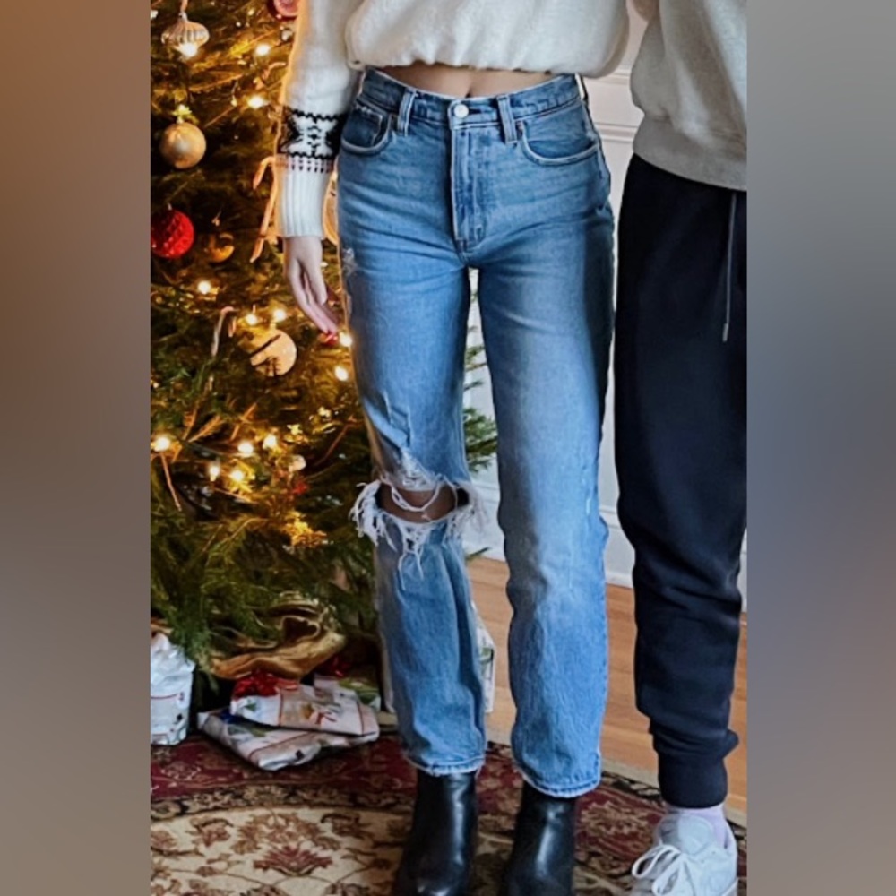 Abercrombie 90’s Straight Ultra High Rise